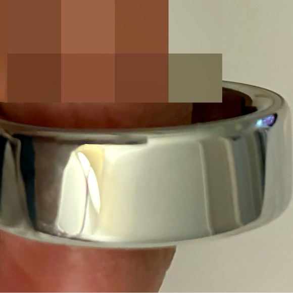 Oura Gen 4 Silver Smart Ring - Picture 3 of 7
